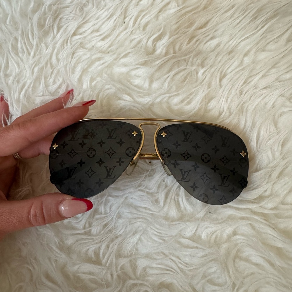 Louis Vuitton Black and Gold Aviator Sunglasses